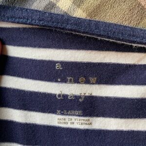 Navy & white striped 3/4 sleeve top. Size XL